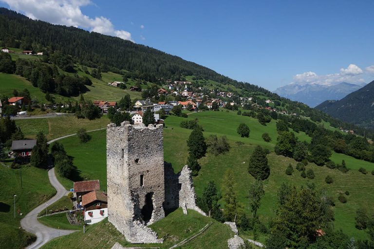 Areal Burg Strassberg Malix
